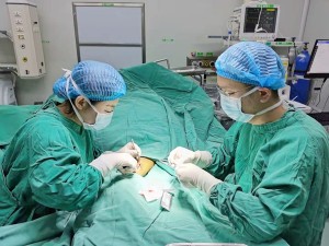 宁南县人民医院顺利完成高难度动静脉内瘘术