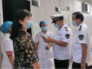 凉山州卫生执法大队与县卫生执法大队到我院开展督导检查