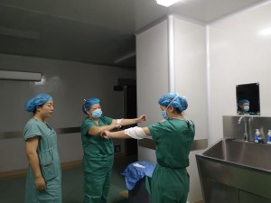 院感科对我院外科系列医务人员 进行手卫生培训考核