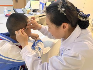 孩子频繁眨眼多半是眼疲劳，你要这样做