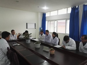积极开展死亡病例讨论，提高危重患者紧急处置能力