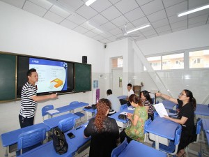宁南县人民医院体检科以“助力健康生活”为 主题把健康体检知识宣传带进校园