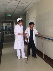 伸出援助之手,传递温暖正能量